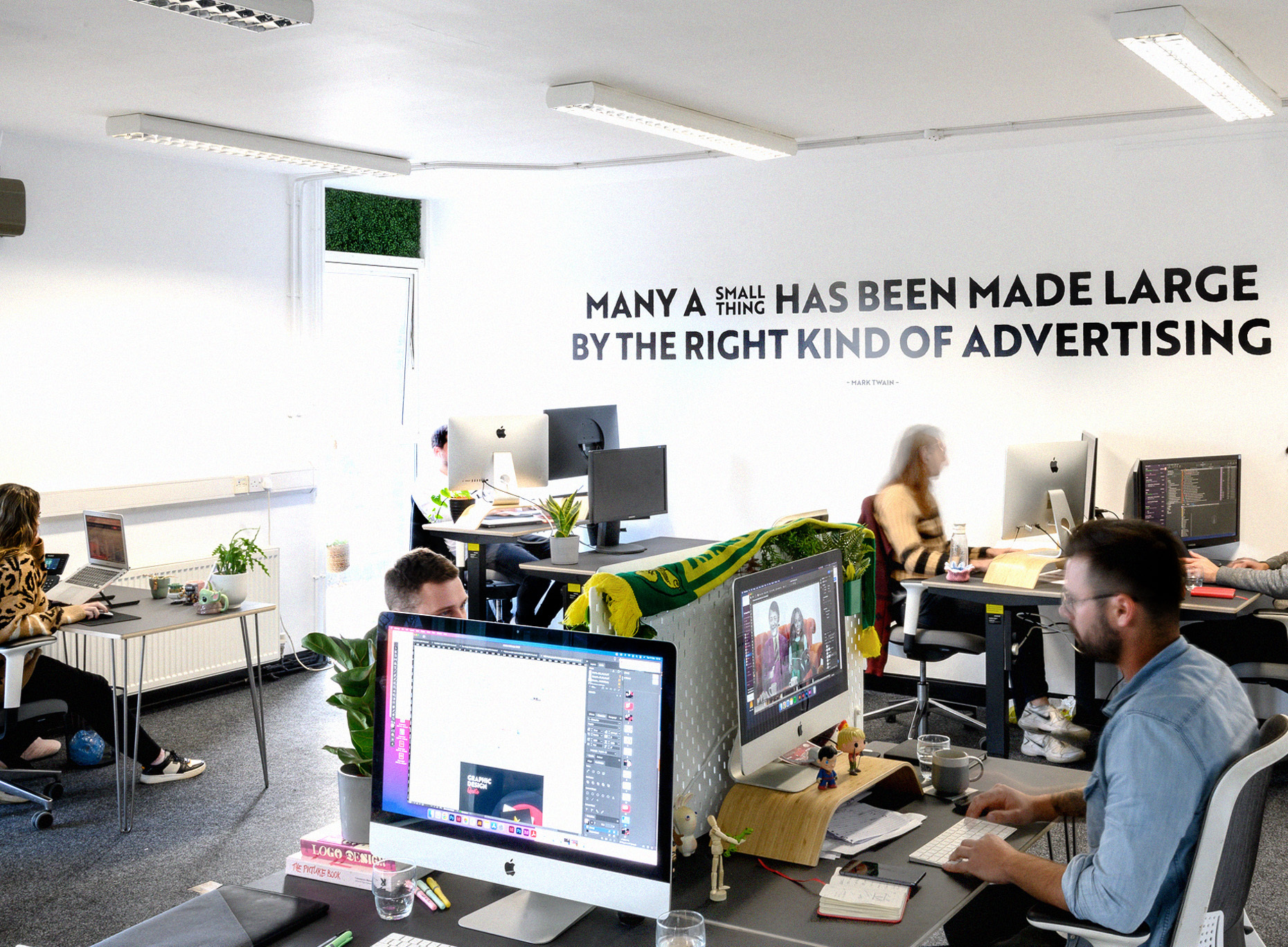 How to Build a Website That Converts Visitors into Customers